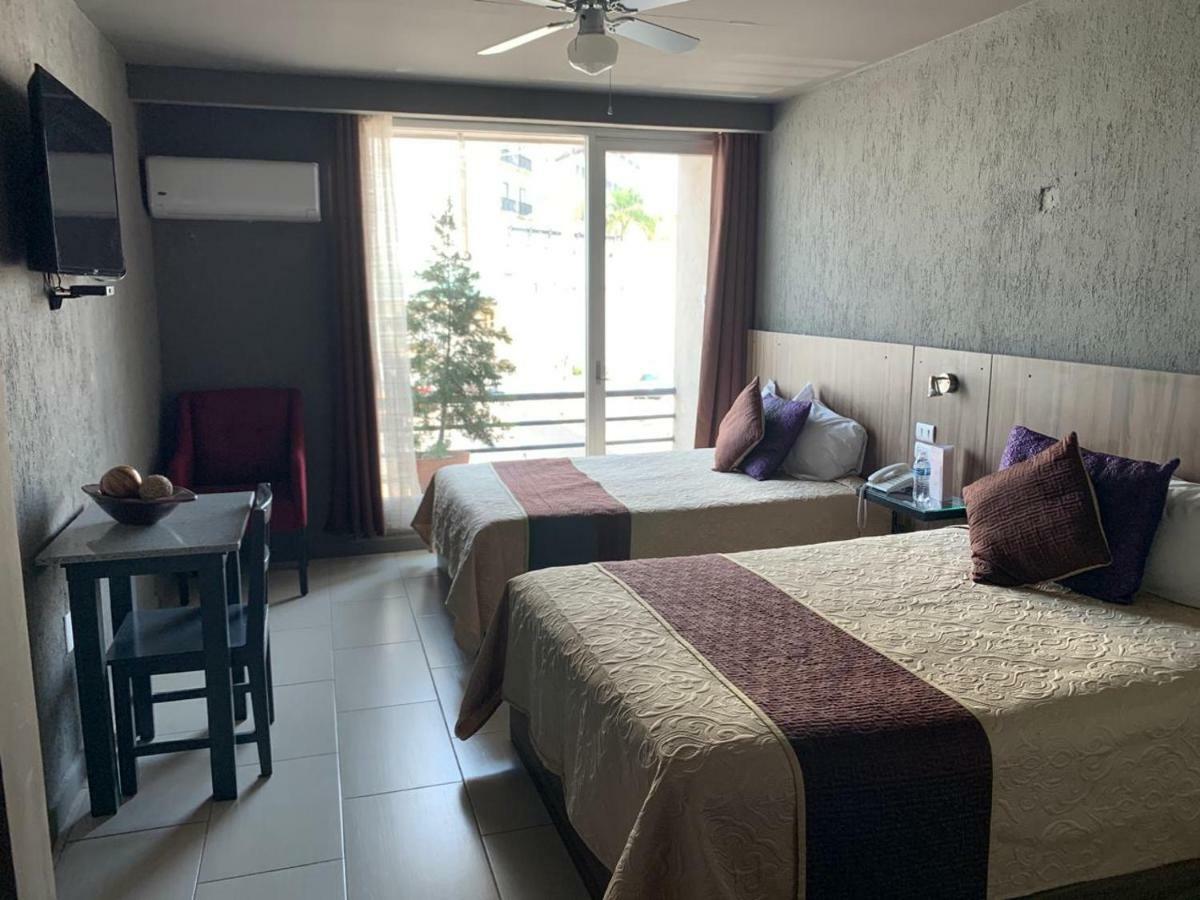 Hotel Fg León Kültér fotó
