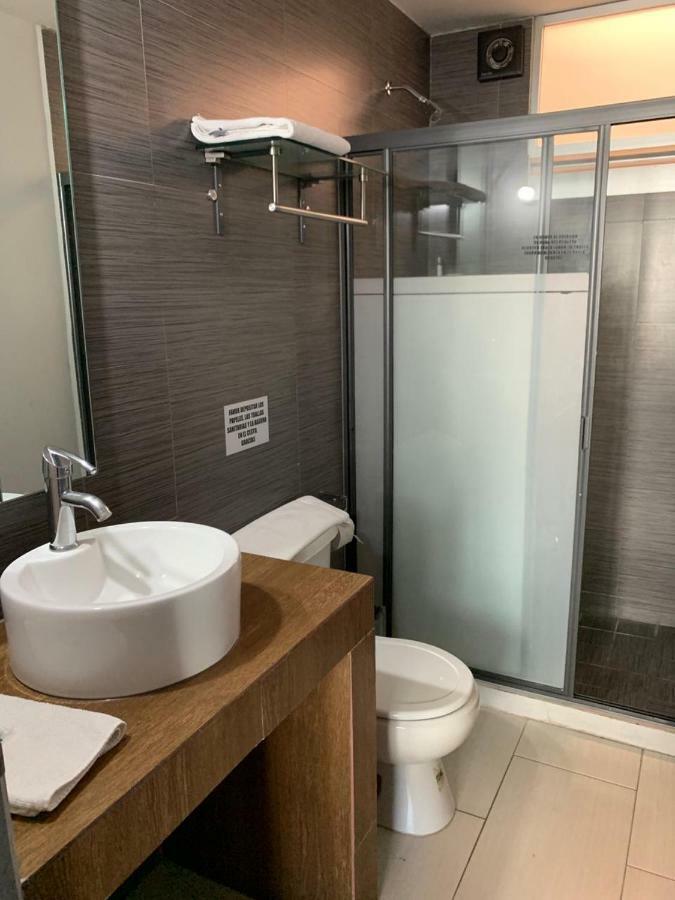 Hotel Fg León Kültér fotó